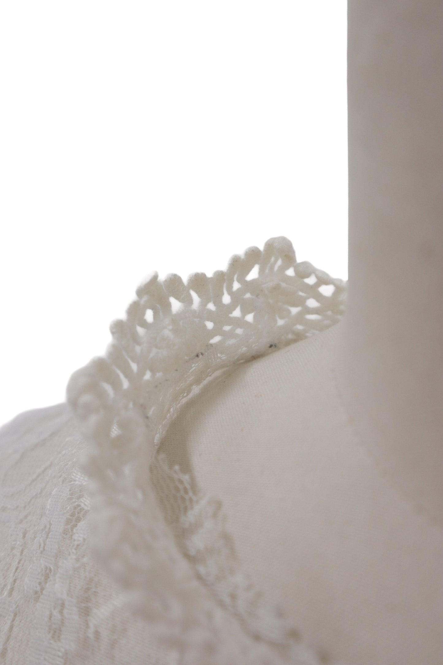 lace mock neck top/RM-［2607-020］